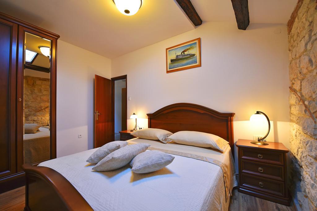 Antique Apartment Arsenale Rovinj Buitenkant foto