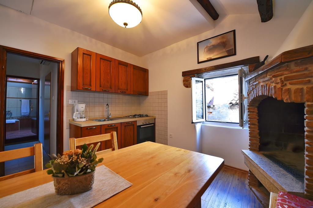 Antique Apartment Arsenale Rovinj Buitenkant foto