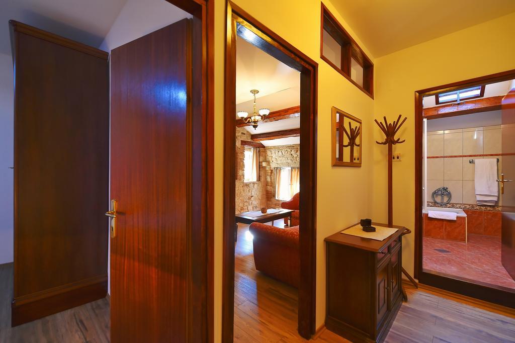 Antique Apartment Arsenale Rovinj Buitenkant foto